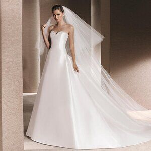 La Sposa by Pronovias Wedding Dress Ripley